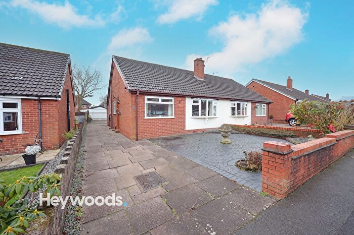 2 Bedroom Semi-detached Bungalow For Sale In Ansmede Grove, Blurton, Stoke On Trent, ST3
