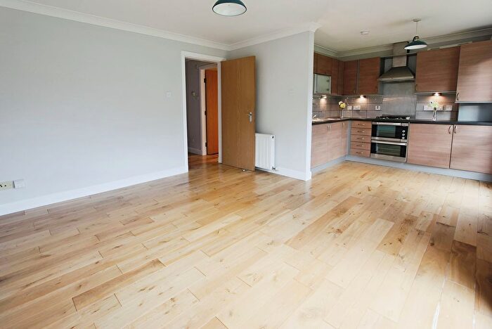 2 Bedroom Flat To Rent In Barleyhill Terrace, Edinburgh, EH6