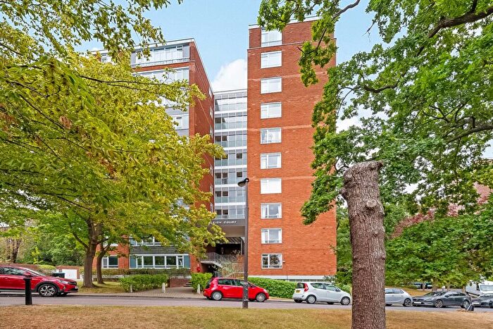 2 Bedroom Apartment For Sale In Lymer Avenue, Crystal Palace, London, SE19