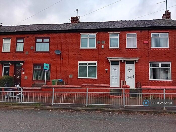 3 Bedroom Terraced House To Rent In Whitegate Lane, Chadderton, Oldham, OL9