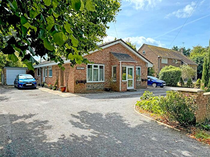 3 Bedroom Detached Bungalow For Sale In Horsemere Green Lane, Climping, BN17