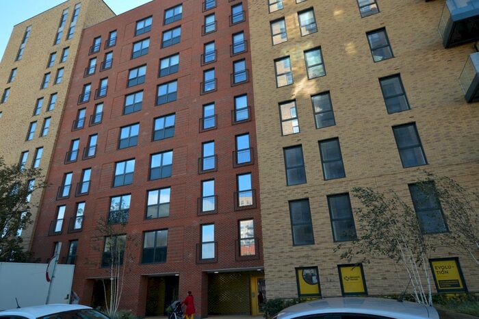 2 Bedroom Flat To Rent In Merrick Road, Southall UB2