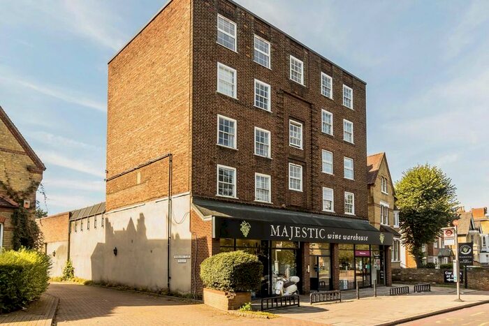 2 Bedroom Flat To Rent In Upper Richmond Road, London, SW15