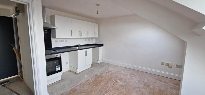 2 Bedroom Apartment To Rent In / Woodland Terrace Flat, PL4