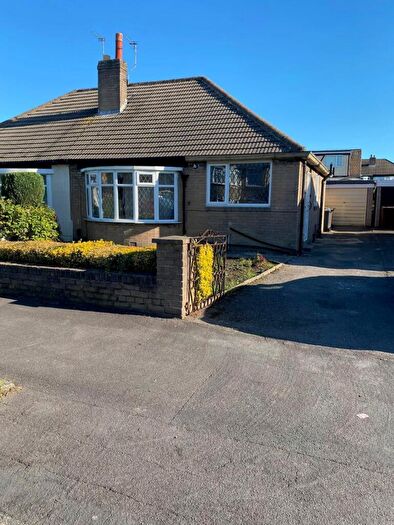 2 Bedroom Bungalow To Rent In Lulworth Drive, Leeds, West Yorkshire, LS15