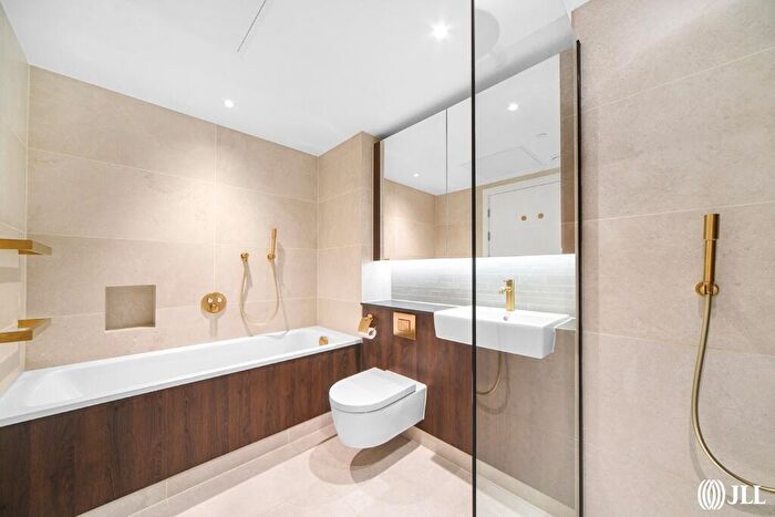 3 Bedroom Apartment To Rent In Marsh Wall London, E14