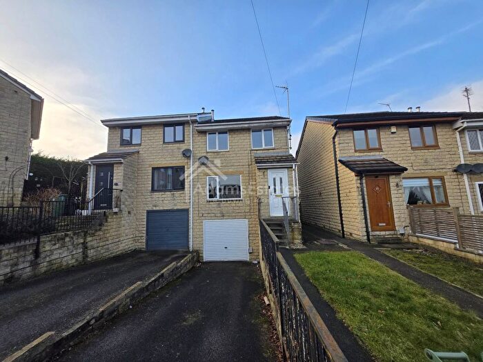 3 Bedroom Semi-Detached House To Rent In Sandyway Bank, Dewsbury, WF12