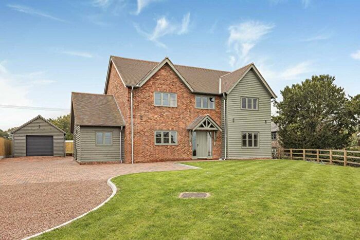 4 Bedroom Detached House For Sale In Maythorne Close, HR6