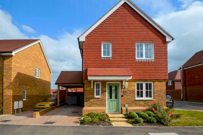 3 Bedroom Detached House For Sale In Goldfinch Drive, Faversham, ME13