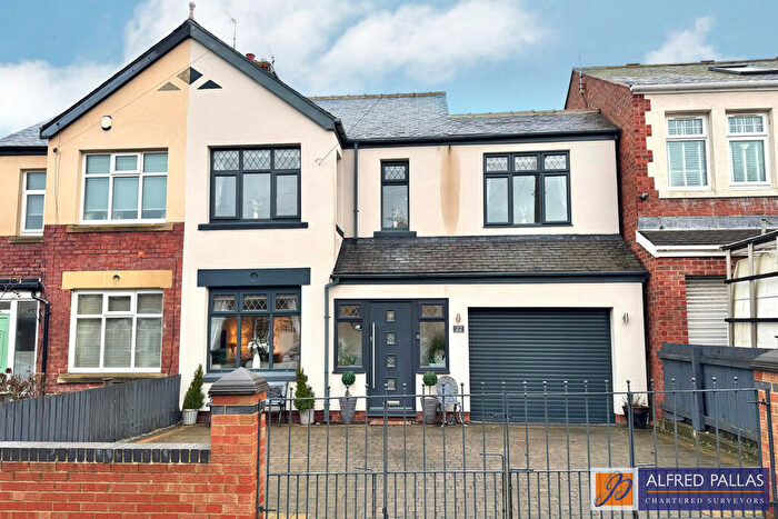 4 Bedroom Semi-Detached House For Sale In Denham Avenue, Fulwell, SR6