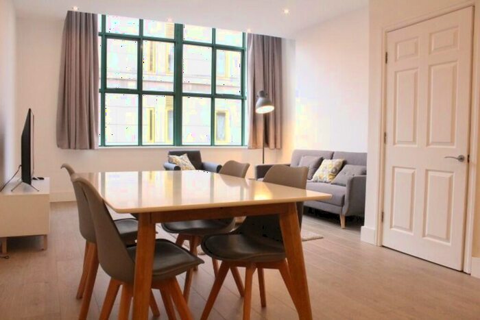 2 Bedroom Apartment To Rent In Bombay House, Whitworth Street, M1