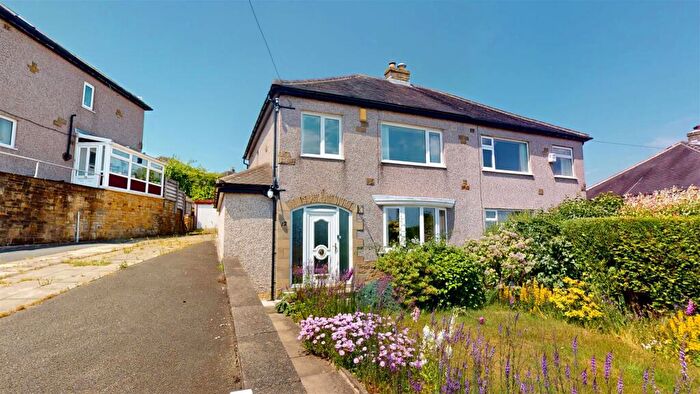 3 Bedroom Semi Detached House For Sale In Joseph Avenue, Northowram, Halifax, HX3