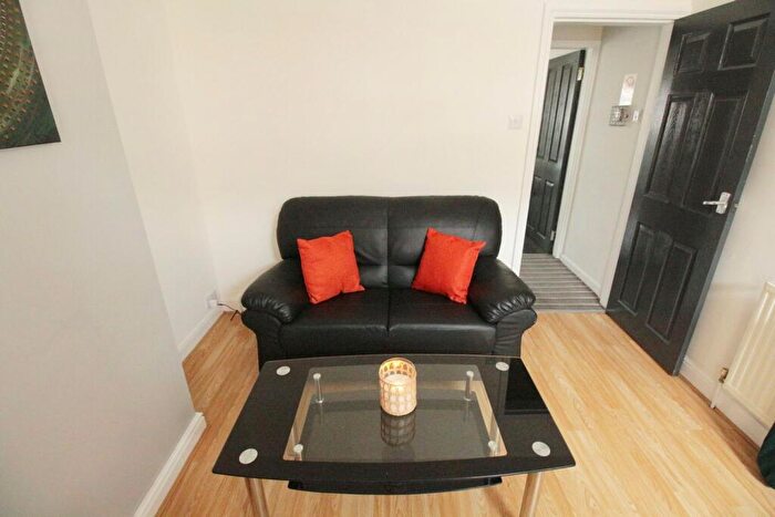 2 Bedroom House To Rent In Shakespeare Street, Lincoln, Lincolnshire, LN5