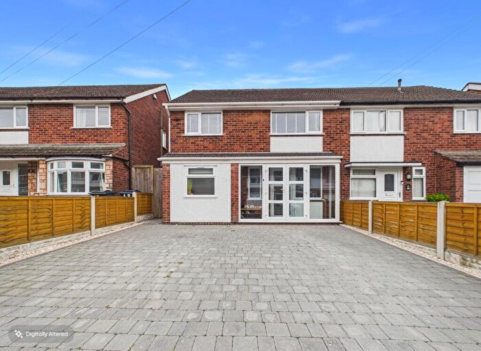 3 Bedroom Semi-Detached House For Sale In Birch Croft, Birmingham, B24