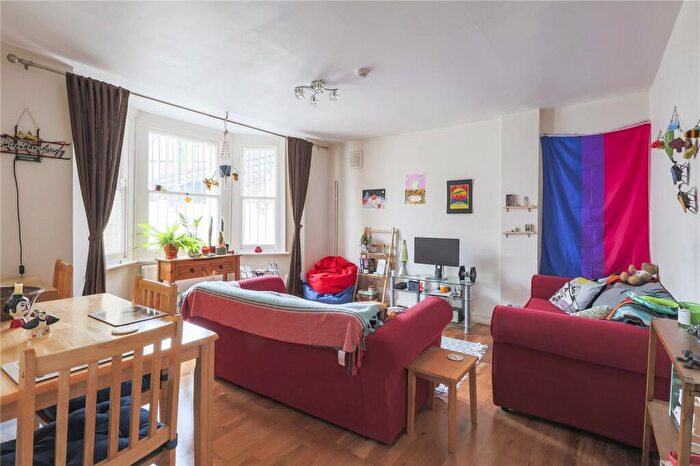 1 Bedroom Apartment To Rent In Rossiter Road, Balham, London, SW12