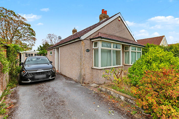 2 Bedroom Detached Bungalow For Sale In Iona Crescent, Cippenham, Berkshire, SL1