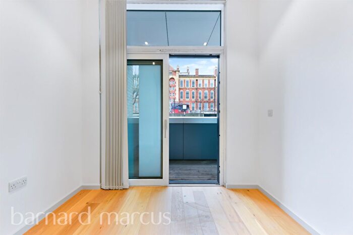 1 Bedroom Flat For Sale In Spectrum Way, Wandworth, London, SW18
