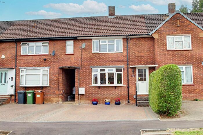 2 Bedroom Terraced House For Sale In Forbes Avenue, Potters Bar, EN6