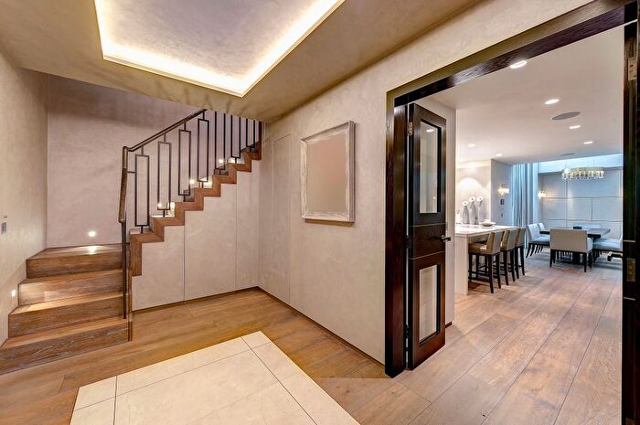 5 Bedroom Town House To Rent In Lindsay Square, London, SW1V