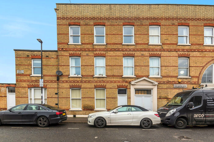 1 Bedroom Flat To Rent In Randells Road, London, N1