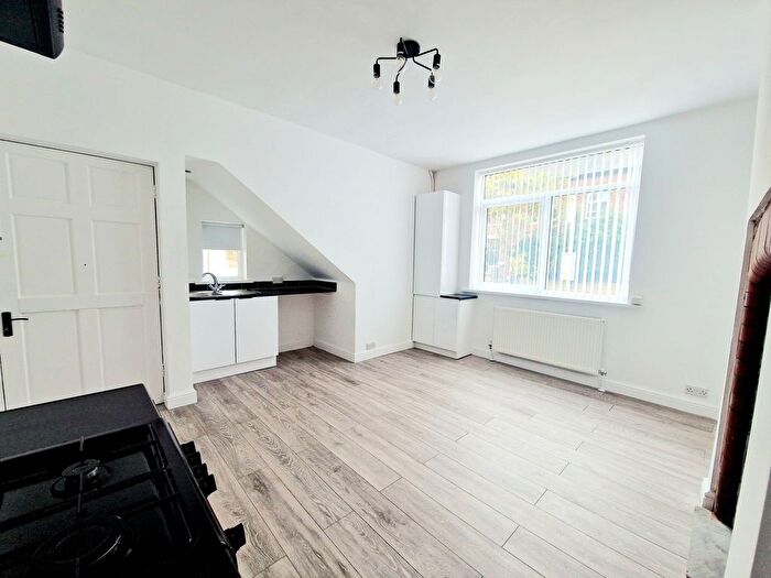 1 Bedroom Flat To Rent In Whittaker Lane, Prestwich, M25