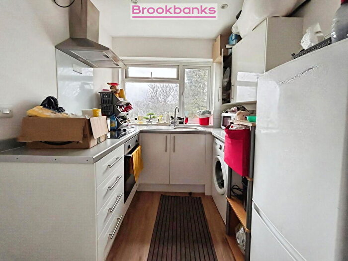 2 Bedroom Flat To Rent In Downbank Avenue, Bexleyheath, DA7