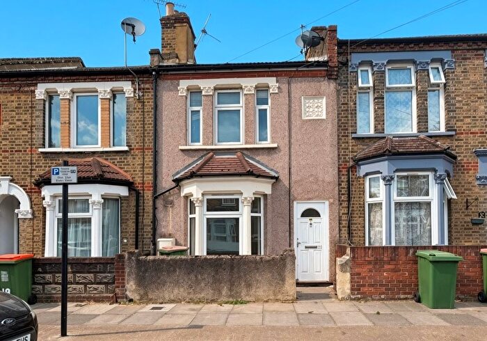 2 Bedroom Terraced House For Sale In Khartoum Road, Plaistow, London, E13