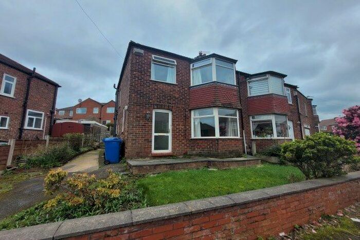 3 Bedroom Property To Rent In Whitefield, Manchester, M45