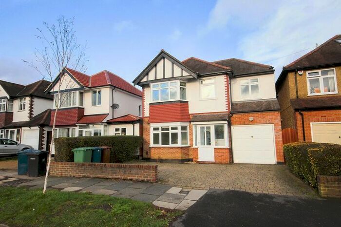 4 Bedroom Detached House To Rent In Sylvia Avenue, Hatch End, Pinner, HA5