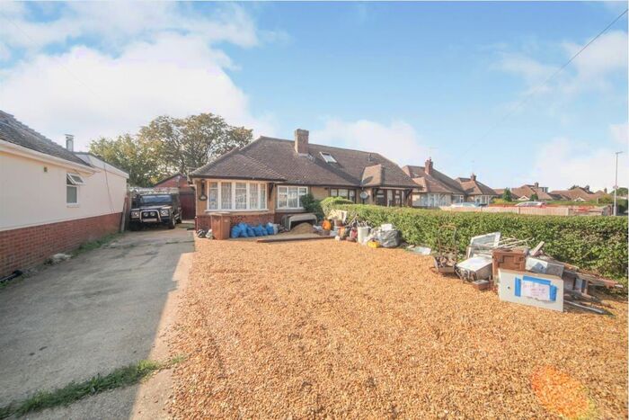 3 Bedroom Bungalow To Rent In Poplar Avenue, Luton, LU3