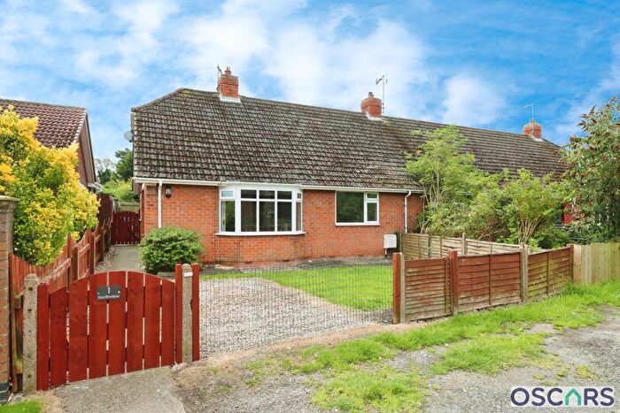 2 Bedroom Bungalow To Rent In North View, The Green, HU11