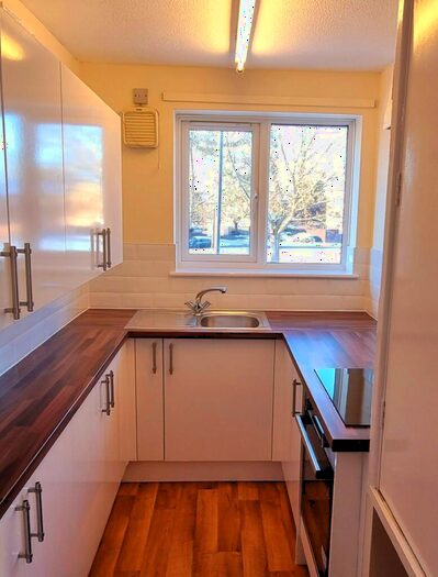 Flat To Rent In Northfields Avenue, Cambridge, CB4