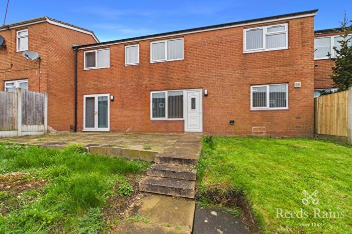 4 Bedroom Terraced House To Rent In Cottingley Approach, Leeds, West Yorkshire, LS11