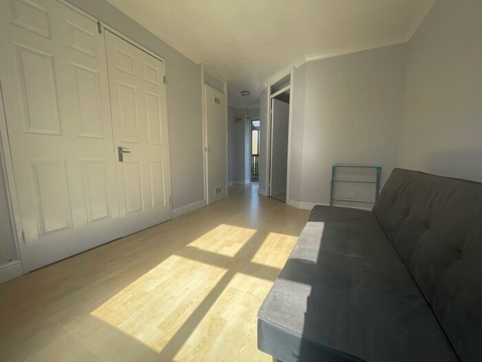 1 Bedroom Flat To Rent In Sunningdale Mews, Welwyn Garden City, AL7