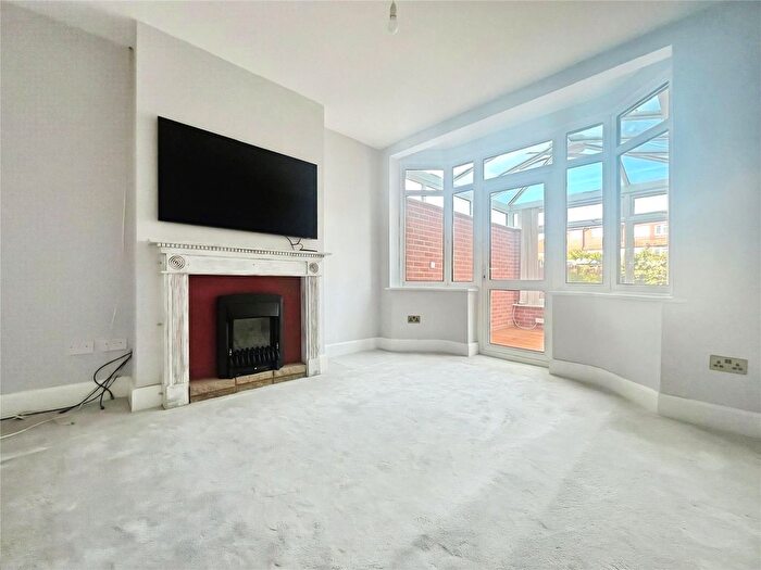 3 Bedroom Semi-Detached House To Rent In Central Avenue, Hounslow, TW3