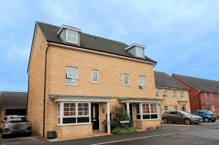 4 Bedroom Semi-Detached House To Rent In Africa Drive, Lancaster, LA1