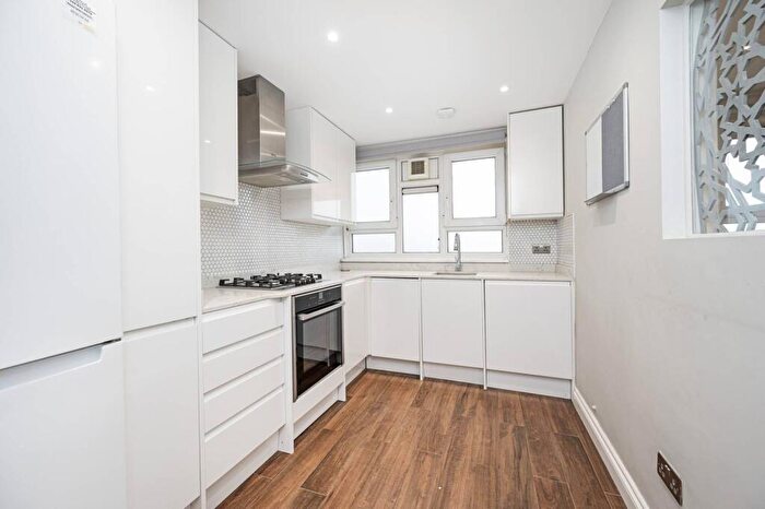 1 Bedroom Flat For Sale In Goswell Road, Clerkenwell, London, EC1V