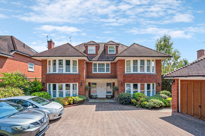 5 Bedroom Detached House For Sale In Henley Road, Marlow, SL7