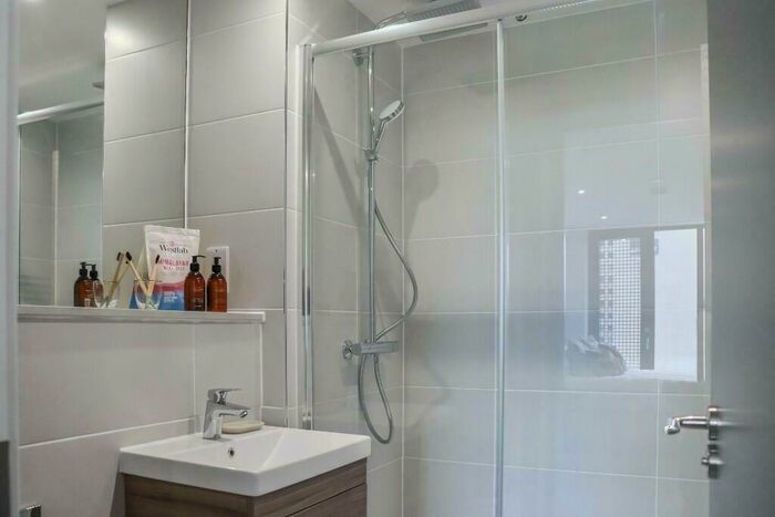 2 Bedroom Apartment To Rent In Daw Bank, Stockport, Greater Manchester, SK3