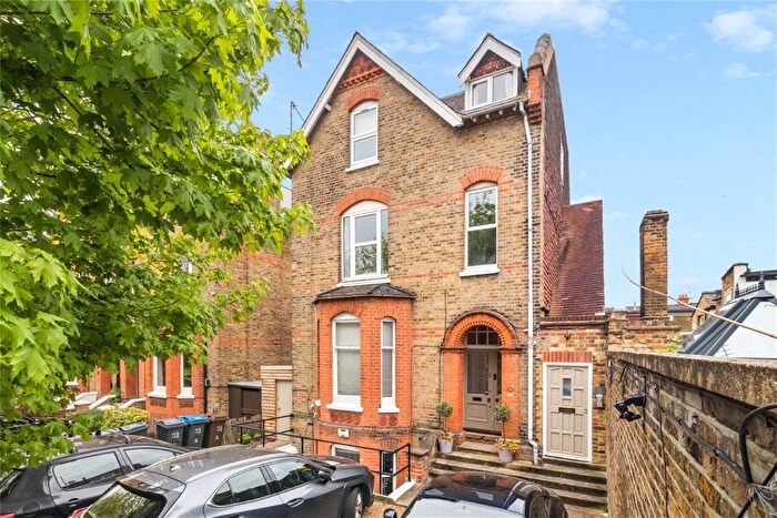 2 Bedroom Flat To Rent In Lancaster Road, London, SW19