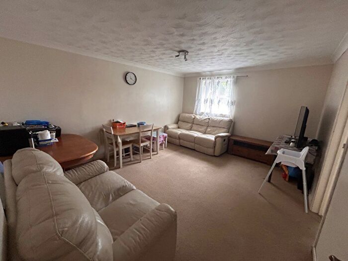 1 Bedroom Flat To Rent In - Dunstable Road, Luton, Bedfordshire, LU4