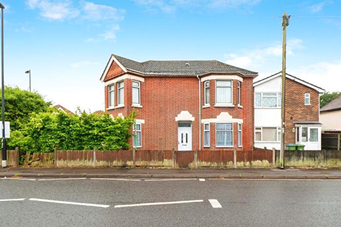 2 Bedroom Maisonette For Sale In Deacon Road, Southampton, SO19