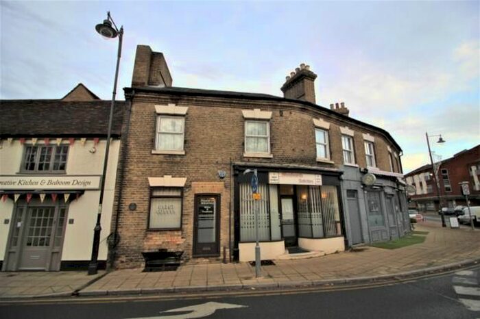 1 Bedroom Flat To Rent In High Street, Biggleswade SG18