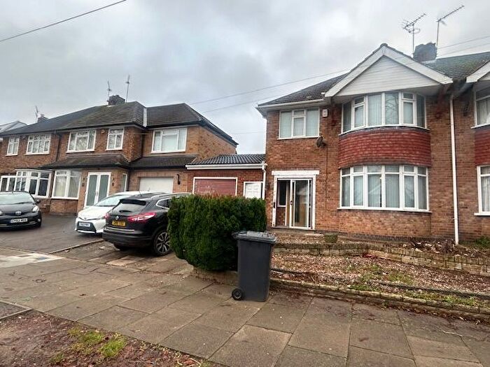 3 Bedroom Semi-Detached House To Rent In Downing Drive, Leicester, LE5