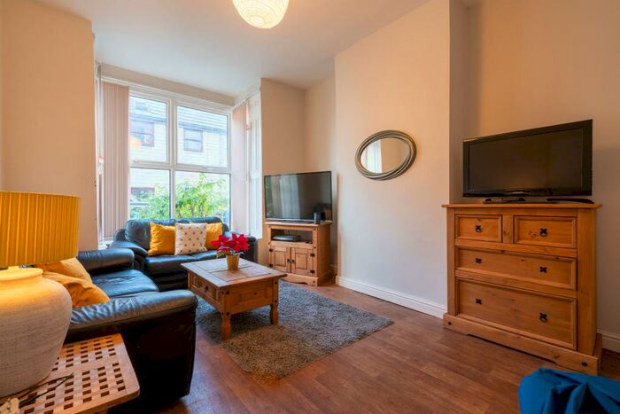 4 Bedroom Terraced House To Rent In Barber Crescent, Sheffield, S10