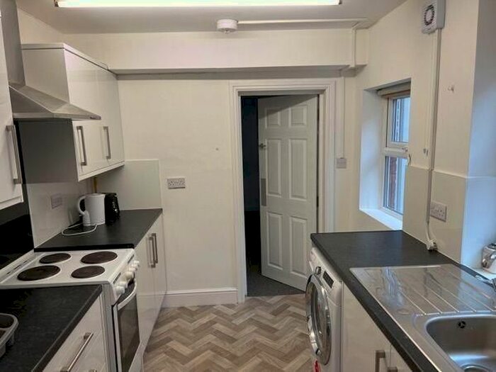 4 Bedroom Property To Rent In May Crescent, Lincoln, LN1