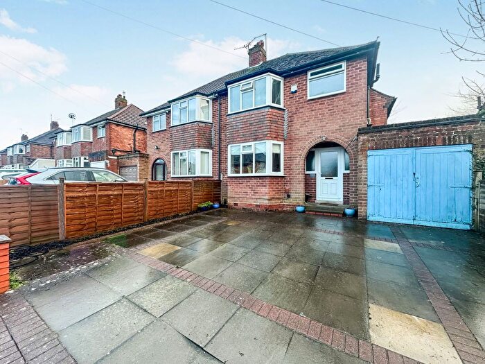 3 Bedroom Semi Detached House For Sale In Northfield Grove, Finchfield, Wolverhampton, WV3