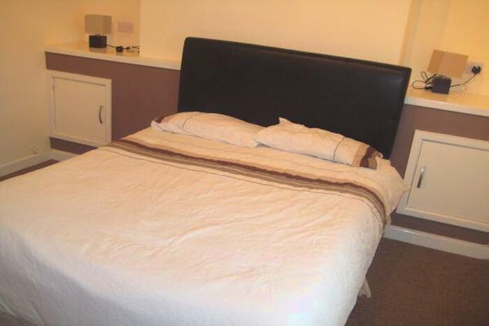1 Bedroom Flat To Rent In Pearl Street, Cardiff, CF24