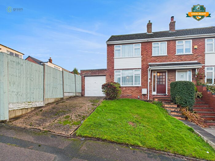 3 Bedroom Semi-Detached House For Sale In Bowling Green Avenue, Wilnecote, Tamworth, B77