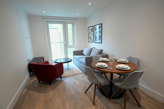 1 Bedroom Flat To Rent In Juniper Drive, London, SW18